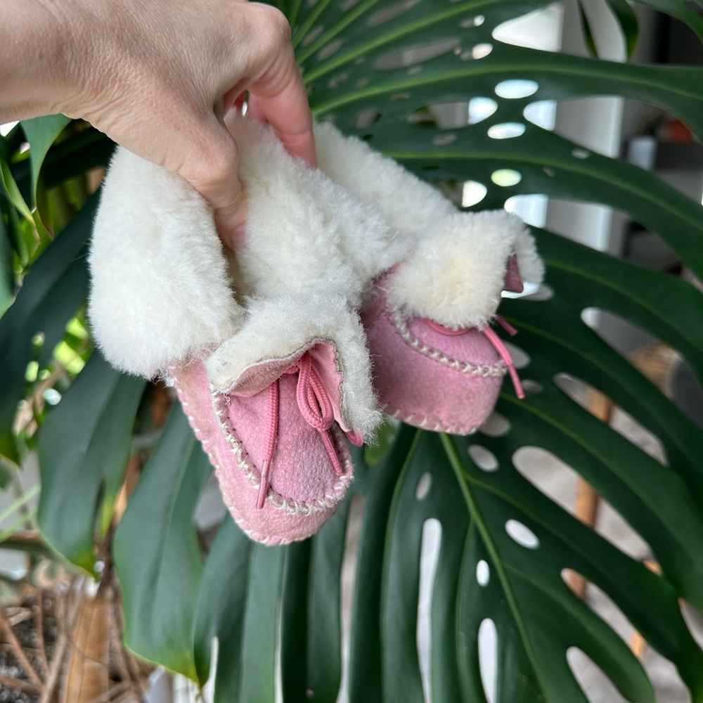 Plush sheepskin moccasins size 5